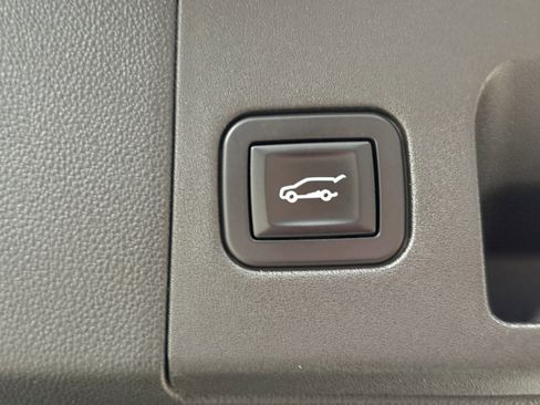 Used 2018 Cadillac XT5 FWD image 10