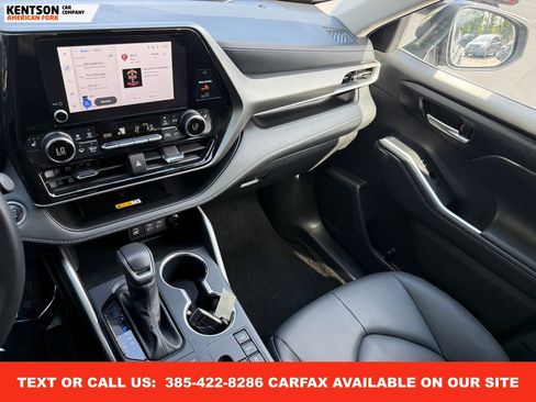 Used 2025 Toyota Highlander XLE image 26
