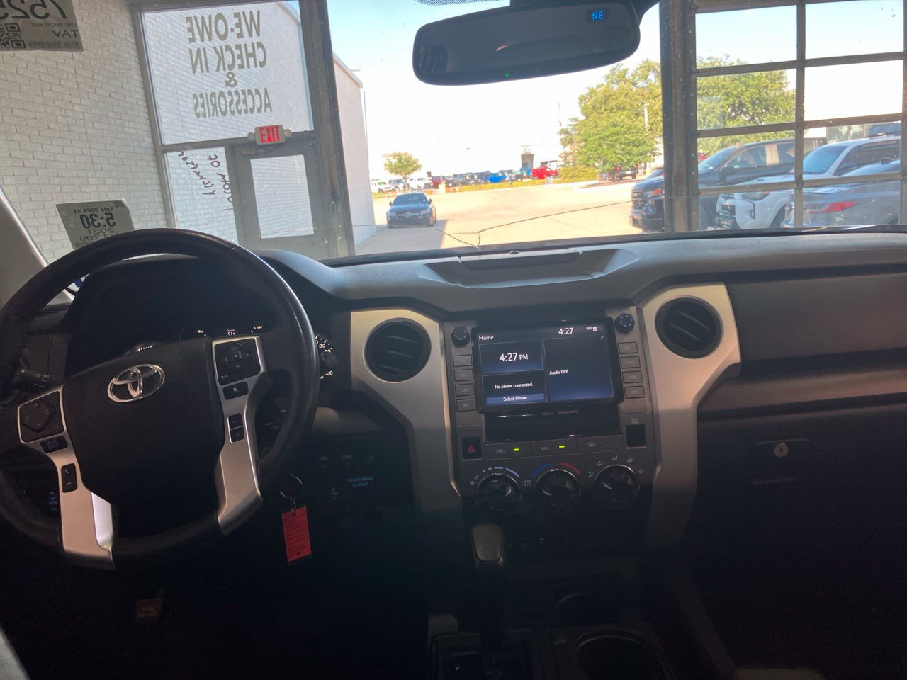 Used 2021 Toyota Tundra SR5 w/ SR5 Leather Package RWD image 11
