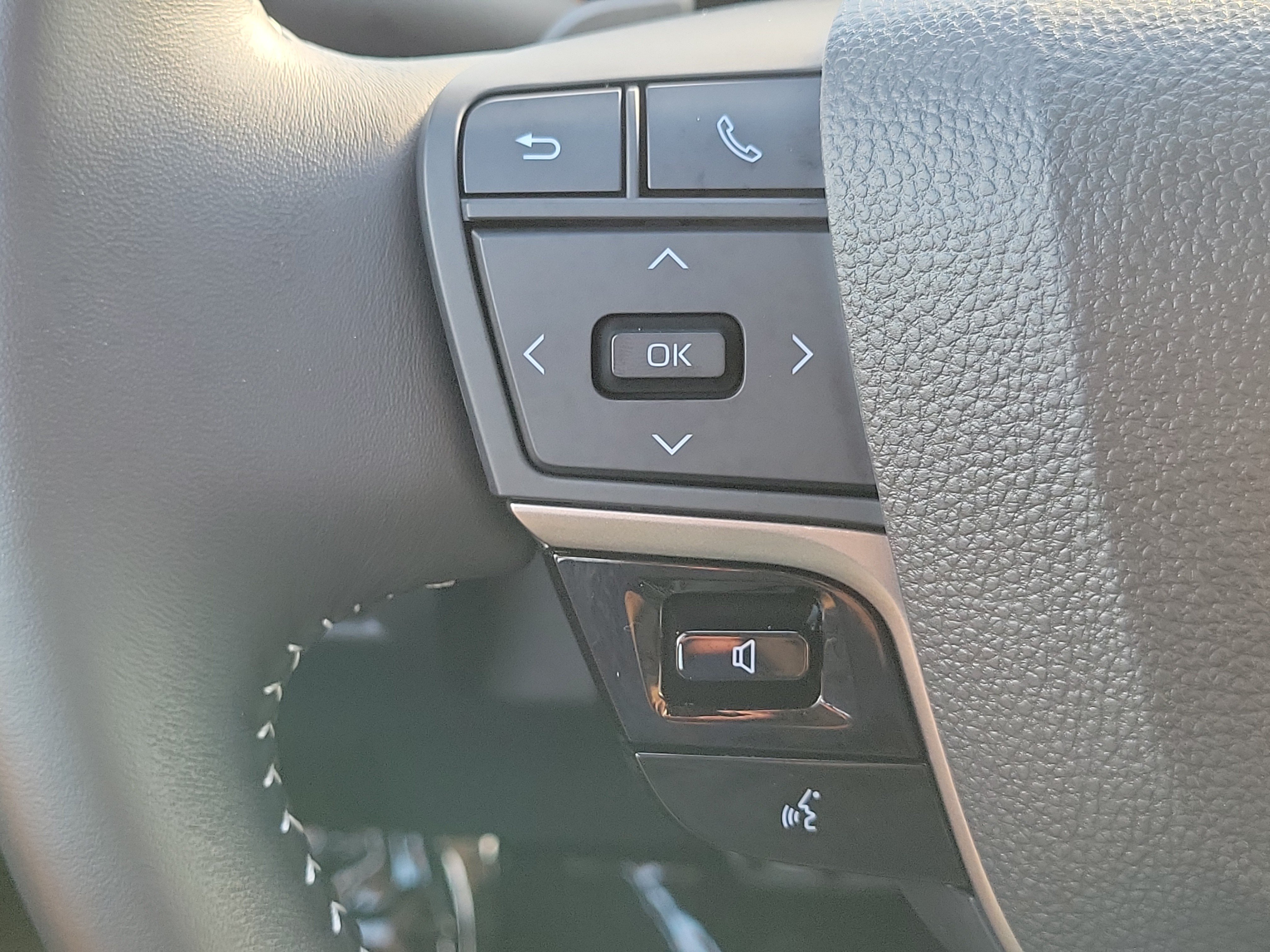 Used 2026 Toyota Camry SE FWD image 21
