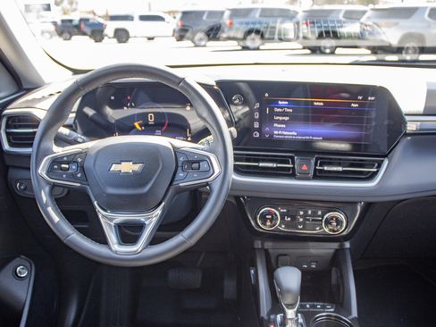Used 2025 Chevrolet TrailBlazer LT w/ Convenience Package AWD/4WD image 21