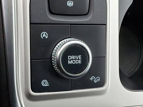 Certified 2024 Ford Explorer XLT w/ Equipment Group 202A image 25