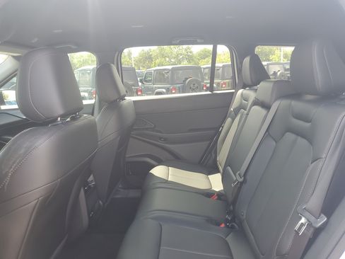 New 2026 Jeep Cherokee Limited AWD/4WD image 10