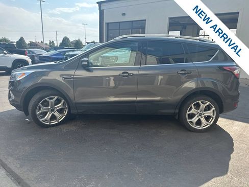 Used 2019 Ford Escape Titanium AWD/4WD image 4