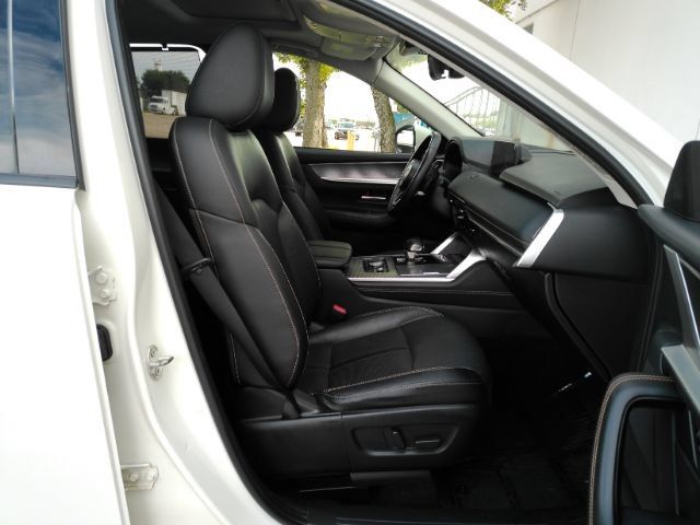 Used 2024 MAZDA CX-90 3.3 Turbo w/ Preferred Plus AWD/4WD image 23