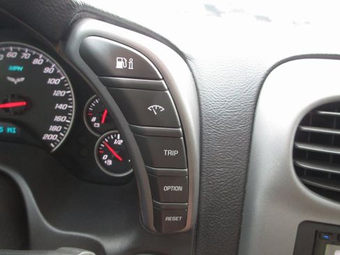 Used 2006 Chevrolet Corvette Convertible w/ Preferred Equipment Group image 21