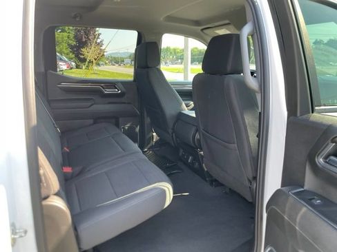 Used 2024 Chevrolet Silverado 1500 LT w/ Z71 Off-Road Package AWD/4WD image 22