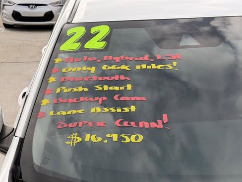 Used 2022 Honda Insight EX image 2