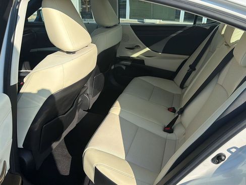 Used 2022 Lexus ES 350 w/ Premium Package FWD image 11