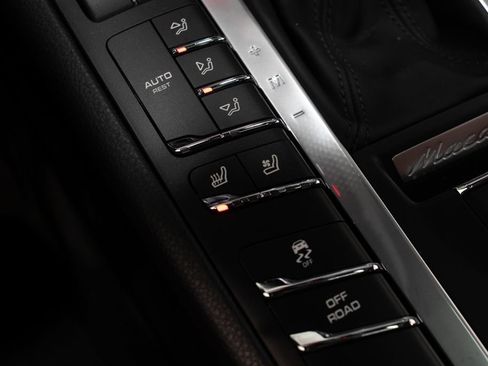 Used 2021 Porsche Macan S AWD/4WD image 36