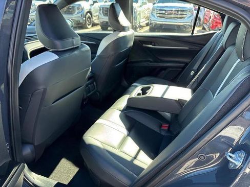 Used 2025 Toyota Camry SE image 9