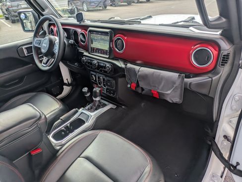Used 2023 Jeep Gladiator Rubicon w/ Trailer Tow Package AWD/4WD image 35
