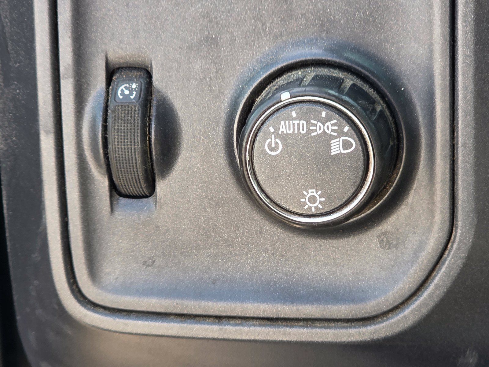 Used 2015 Chevrolet Silverado 1500 W/T RWD image 20