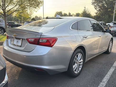 Used 2018 Chevrolet Malibu LT FWD image 4