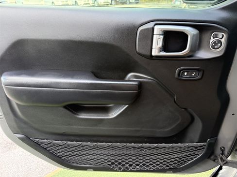 Used 2019 Jeep Wrangler Sport AWD/4WD image 25