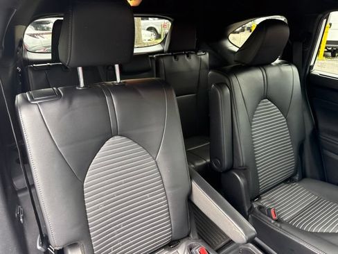 Used 2024 Toyota Highlander XSE AWD/4WD image 27