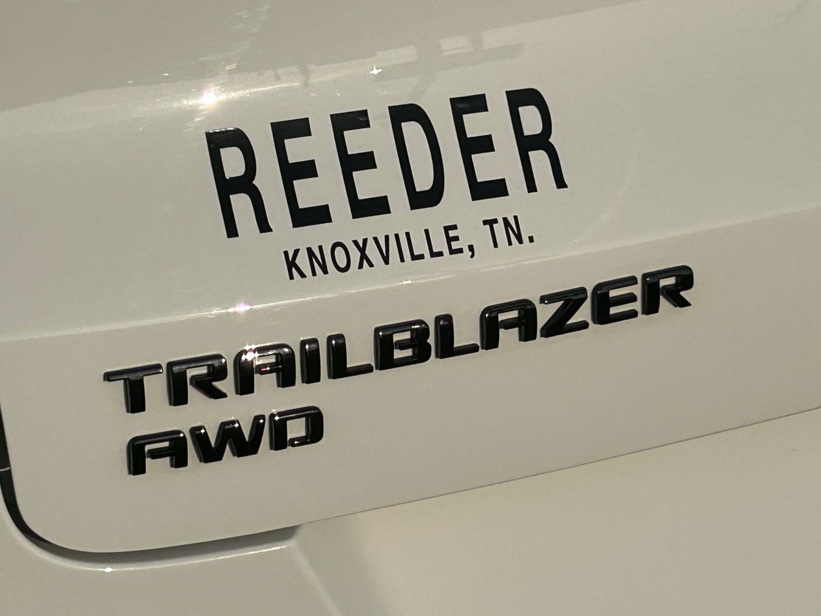 Used 2024 Chevrolet TrailBlazer RS w/ Convenience Package AWD/4WD image 12