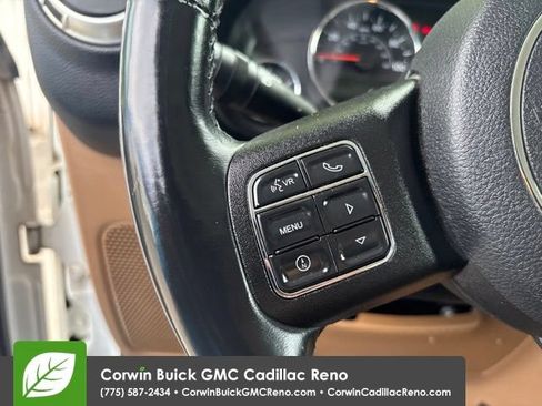 Used 2016 Jeep Wrangler Unlimited Sahara w/ Connectivity Group AWD/4WD image 14