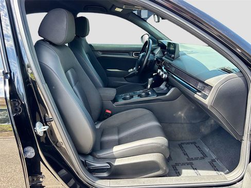 Used 2023 Honda Civic Sport image 25