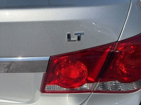 Used 2011 Chevrolet Cruze LT image 4