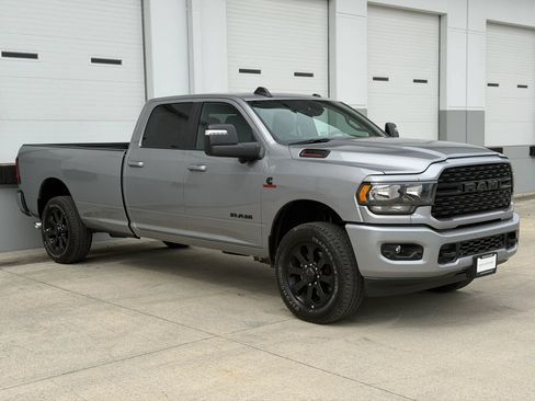 Used 2024 RAM 2500 Big Horn w/ Night Edition AWD/4WD image 8