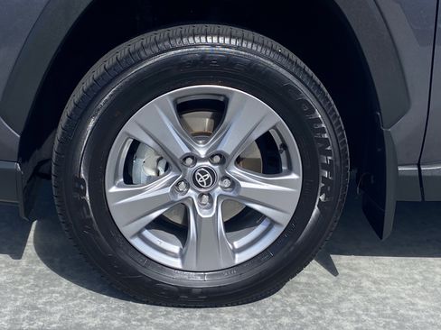 Certified 2025 Toyota RAV4 XLE w/ Convenience Package FWD image 8