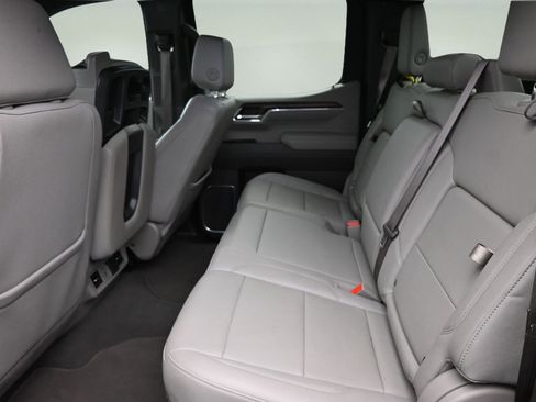 Used 2025 GMC Sierra 1500 SLT AWD/4WD image 13