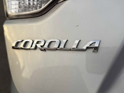Used 2025 Toyota Corolla LE FWD image 35