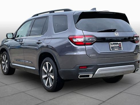 Certified 2025 Honda Pilot Touring image 12
