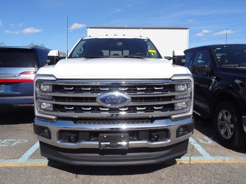 Used 2023 Ford F250 Lariat w/ FX4 Off-Road Package image 2