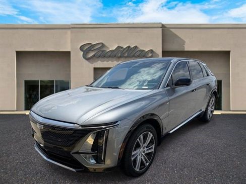 Certified 2024 Cadillac Lyriq Tech AWD/4WD image 8