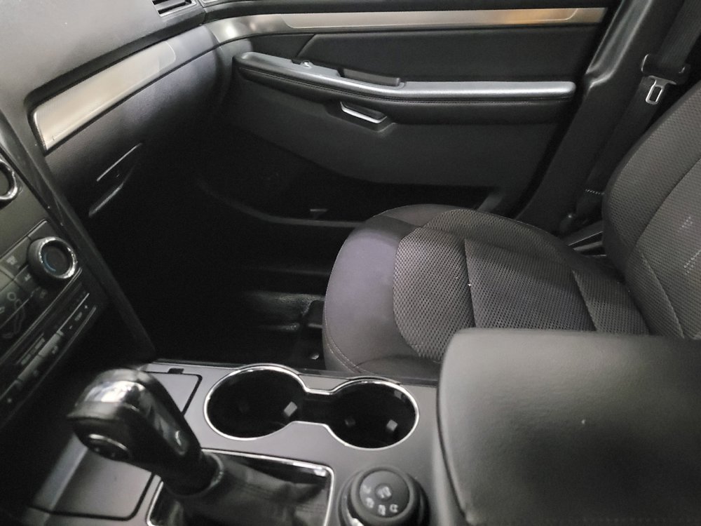 Used 2018 Ford Explorer XLT AWD/4WD image 26