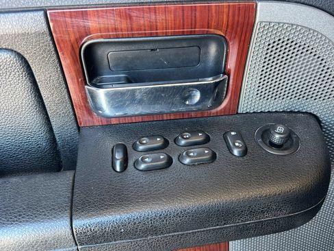 Used 2005 Ford F150 XLT RWD image 12