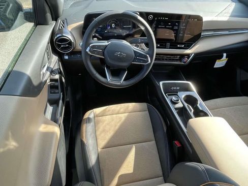 New 2026 Chevrolet Equinox ACTIV FWD image 3