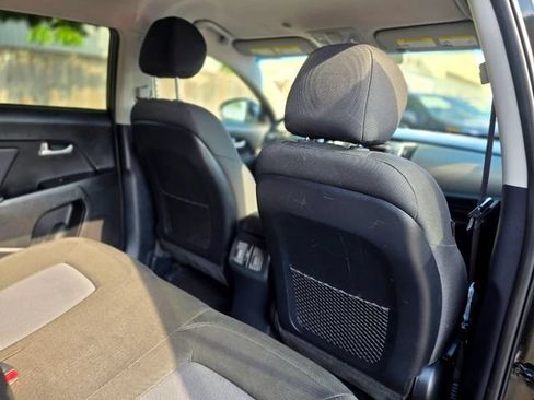 Used 2011 Kia Sportage LX FWD image 49