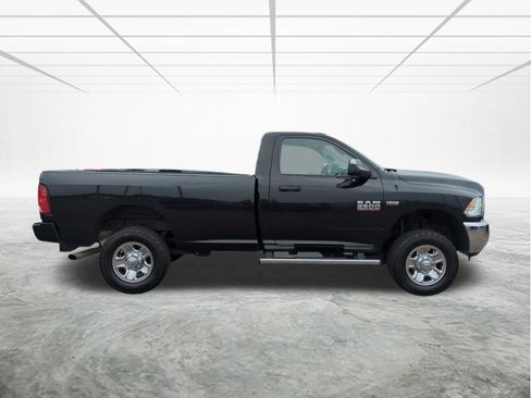 Used 2018 RAM 2500 Tradesman w/ Chrome Appearance Group AWD/4WD image 8
