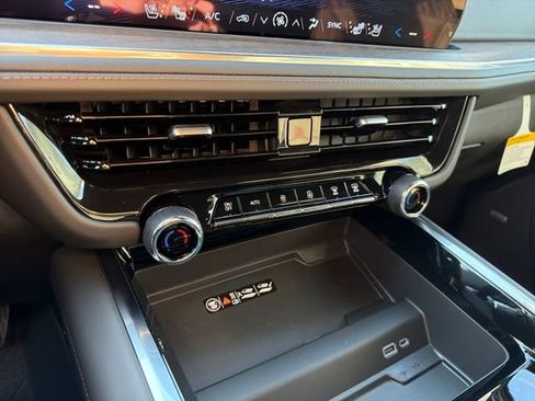 New 2026 Chevrolet Suburban High Country image 31