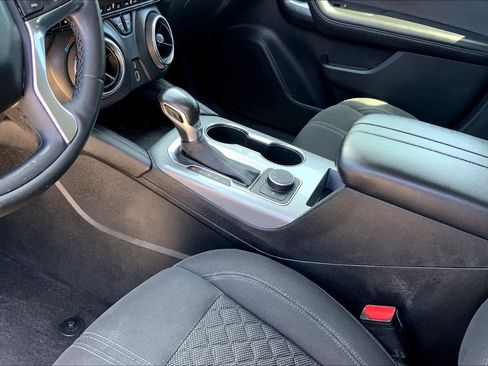 Used 2019 Chevrolet Blazer LT image 15