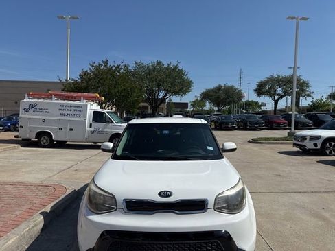Used 2016 Kia Soul + w/ Audio Package FWD image 3