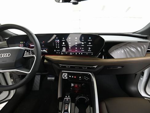 New 2025 Audi Q5 2.0T Premium Plus image 2