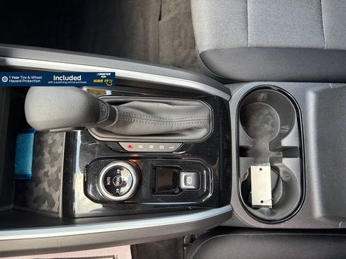 Used 2023 Chevrolet Colorado Trail Boss w/ Technology Package AWD/4WD image 13