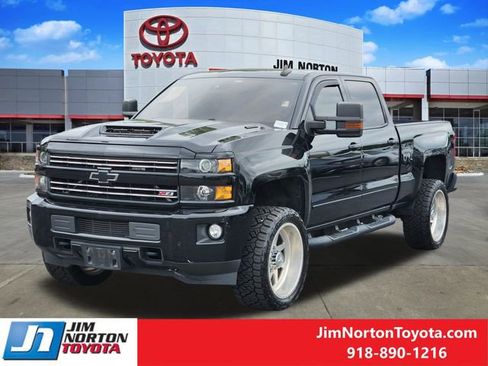 Used 2019 Chevrolet Silverado 2500 LTZ w/ Duramax Plus Package AWD/4WD image 3