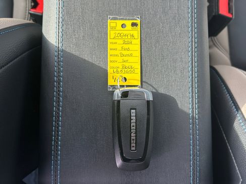 Used 2024 Ford Bronco Wildtrak image 31