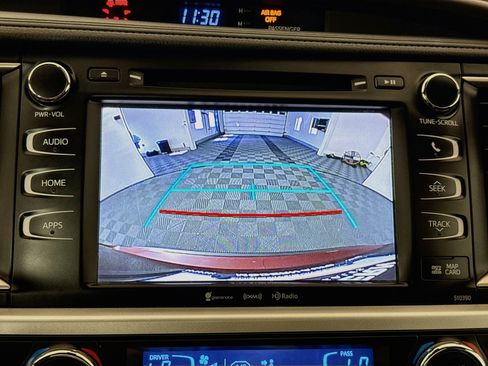 Used 2019 Toyota Highlander XLE AWD/4WD image 29