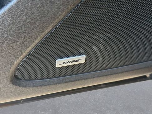 Used 2018 Chevrolet Equinox Premier FWD image 19