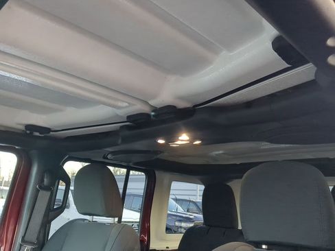 Used 2021 Jeep Wrangler Unlimited Sport image 16