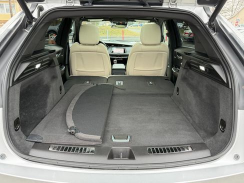 Used 2019 Cadillac XT4 Sport w/ Cold Weather Package image 37