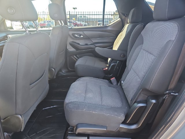 Used 2023 Chevrolet Traverse LT FWD image 25