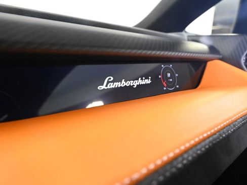 Used 2025 Lamborghini Revuelto AWD/4WD image 21