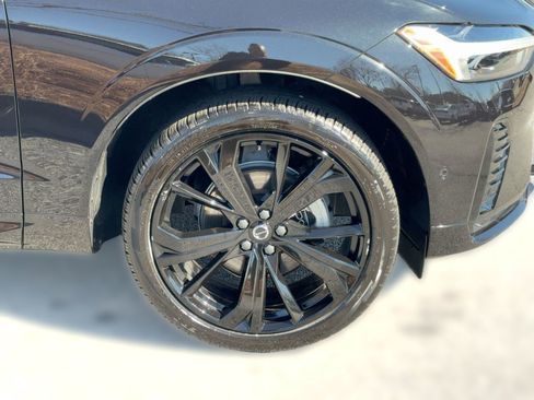 Certified 2024 Volvo XC60 B5 Ultimate image 12